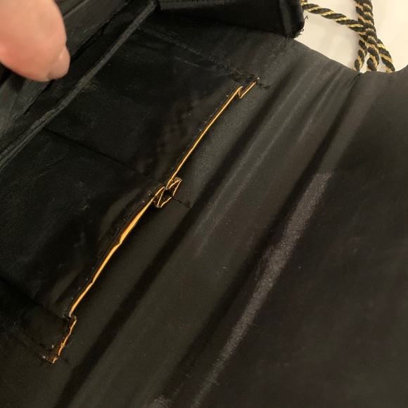 Black velvet and Embroidered mini shoulder bag or clutch. - Picture 6 of 16